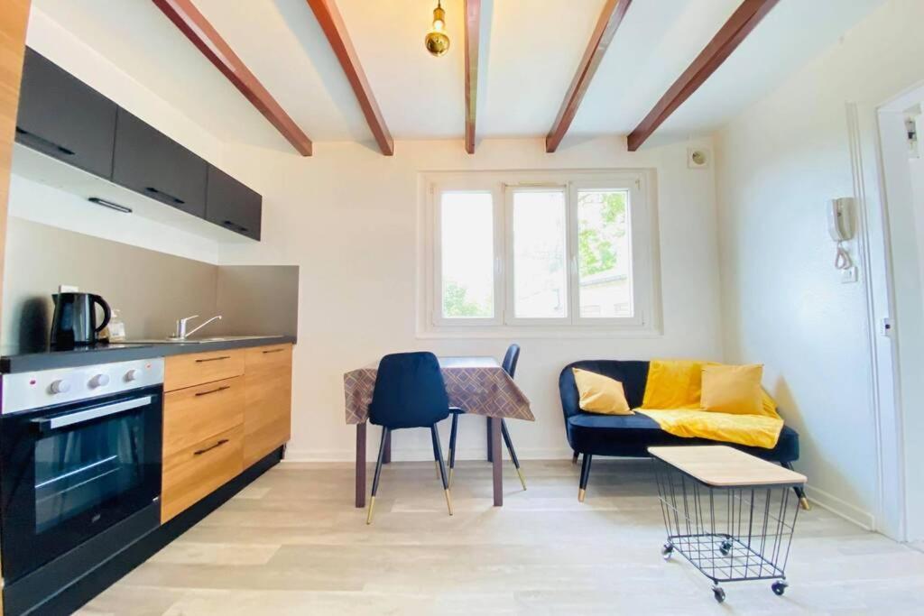 Appartement Cosy Avec Jardin Chaleureux Λον Εξωτερικό φωτογραφία