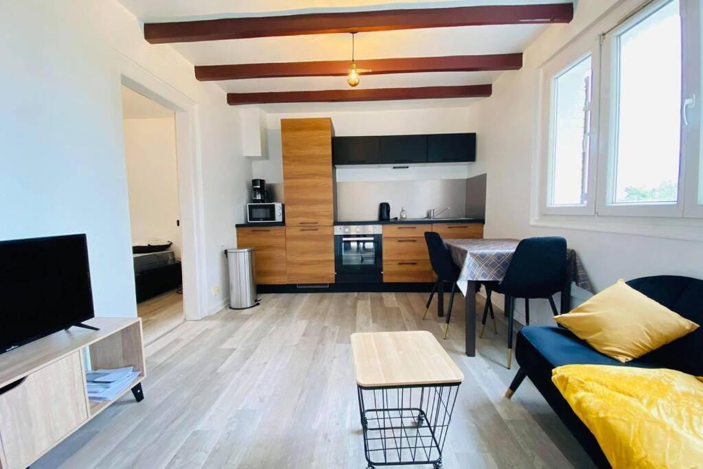Appartement Cosy Avec Jardin Chaleureux Λον Εξωτερικό φωτογραφία